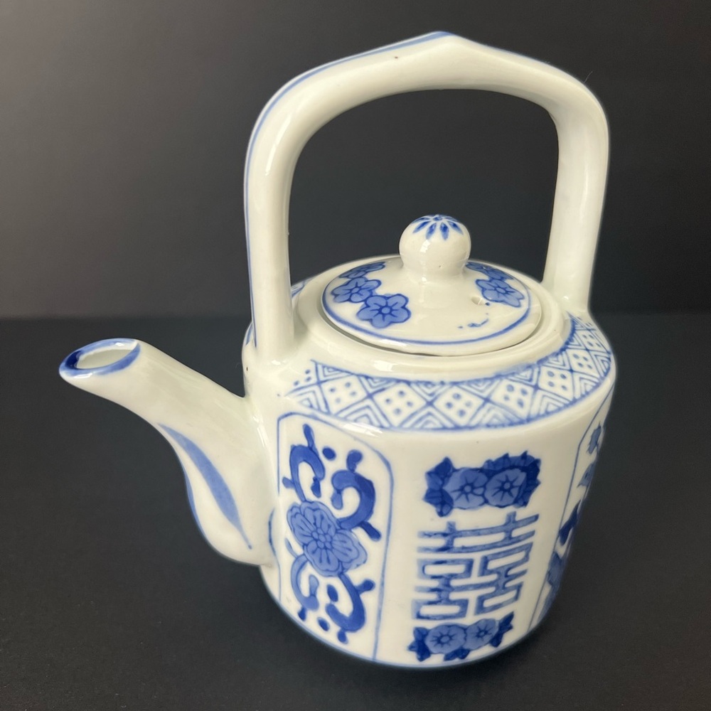 Vintage Chinese Blue and White‎ Floral Pattern Design 5” Teapot w| Removable Lid